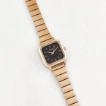 ساعت نایدو مربع صفحه مشکی