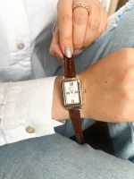 ساعت زنانه بند چرمی عدد رومی SKMEI